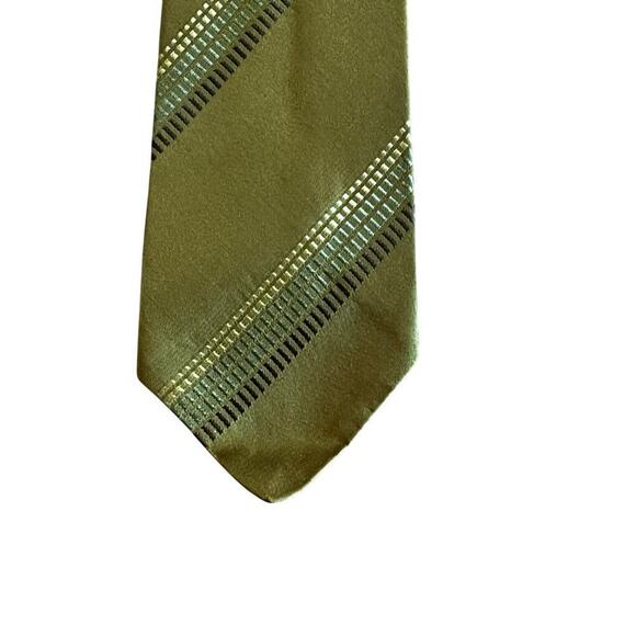 Bullocks wilshire yapre men's neck tie. Green. SILK. Office Work Play! - Picture 3 of 3